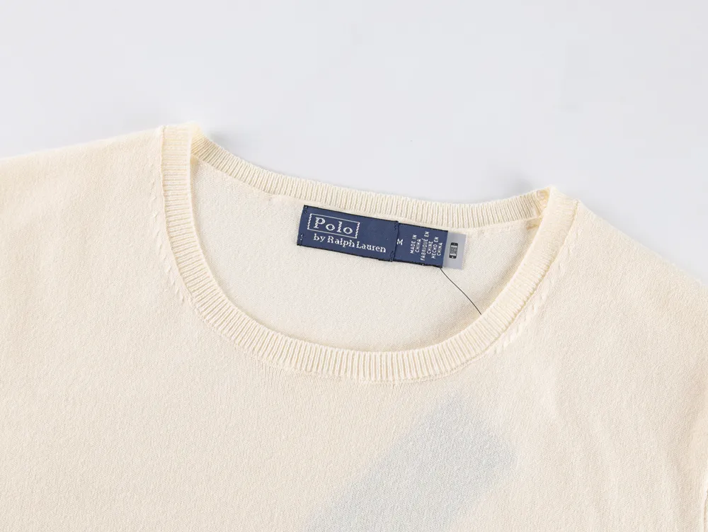 Neckline