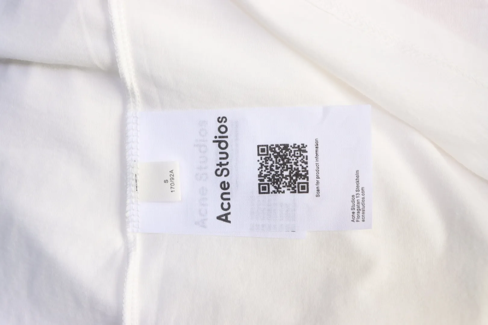 Label with QR code