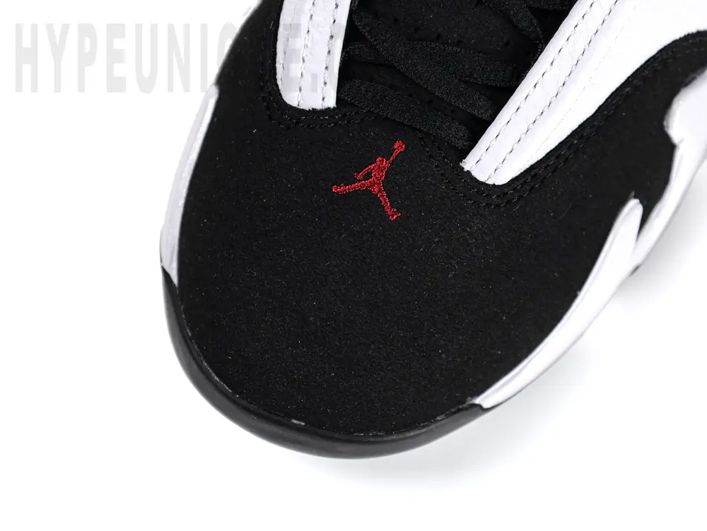 Top view of the black shoe toe