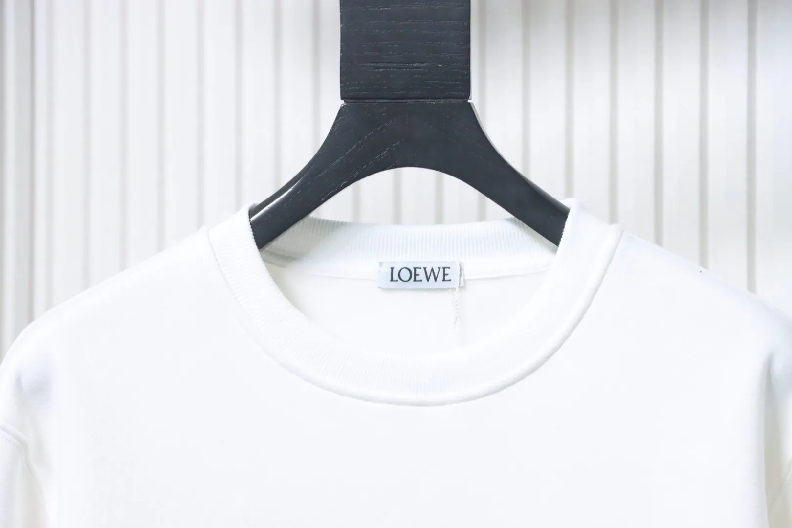 Neckline