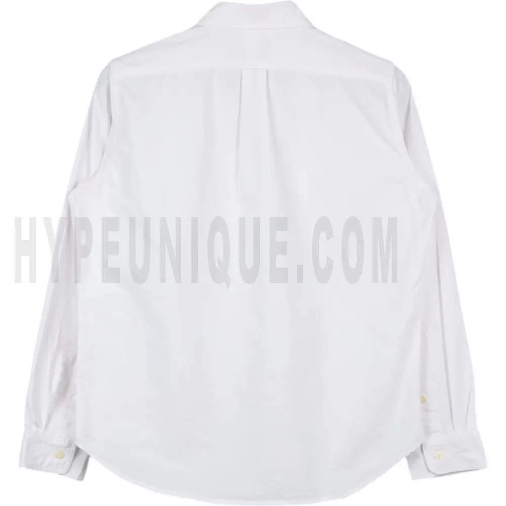 The back of the white clothes