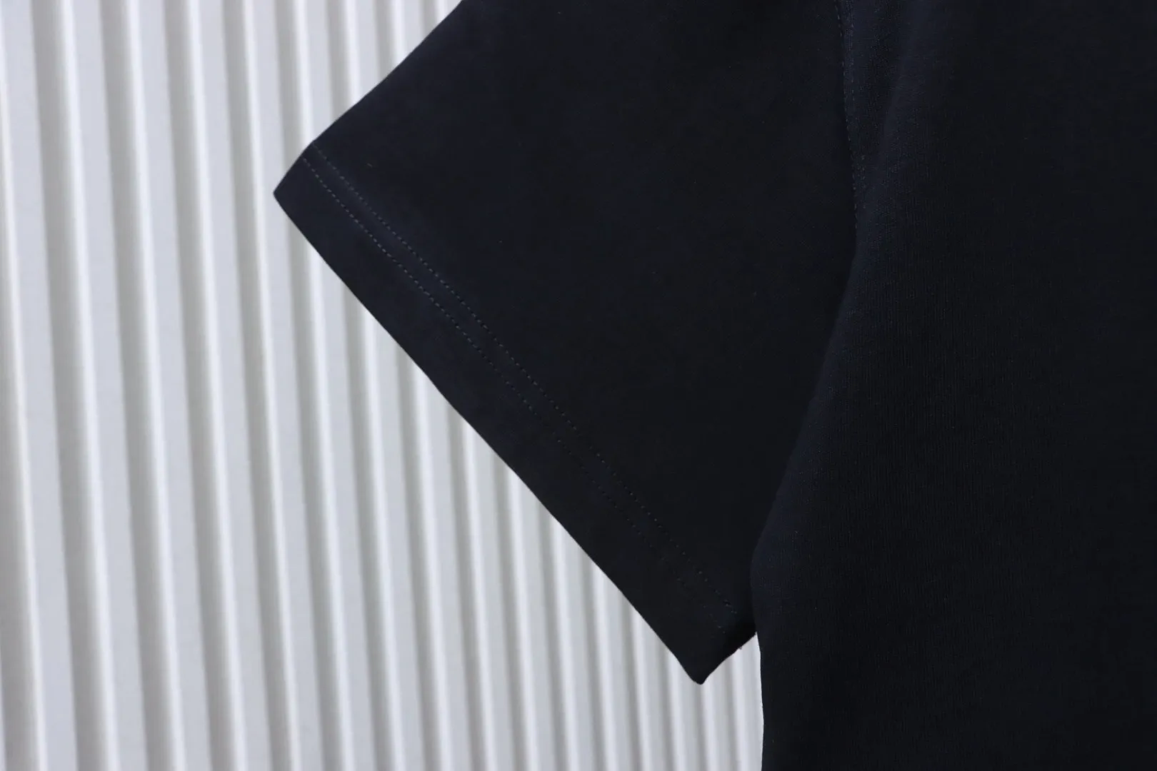 Short sleeve Detail