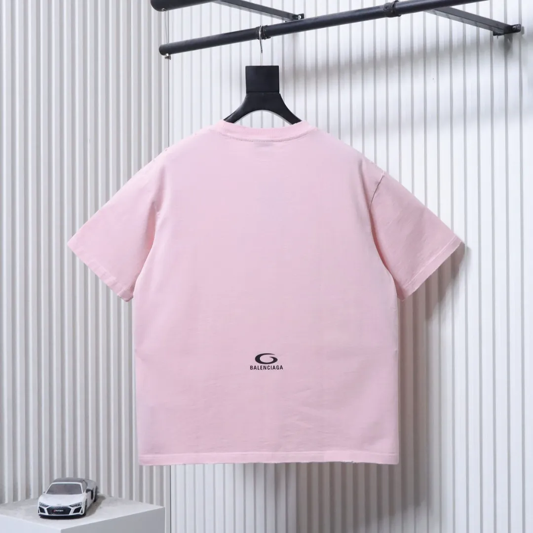 Back of BLCG Circular Letter Print Ripped T-Shirt Color Pink