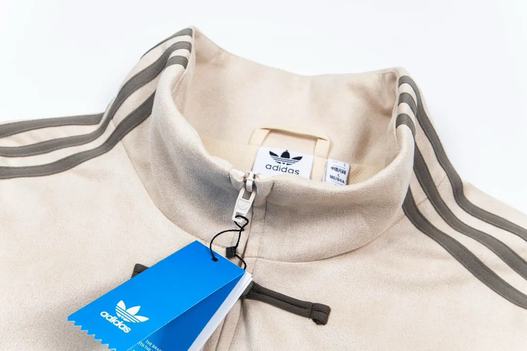 Close up neck detail with zipper