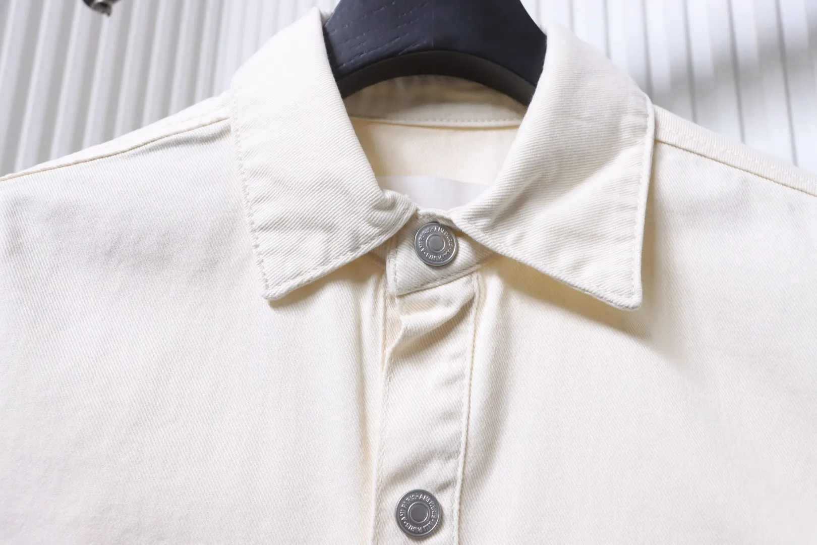 Collar Detail