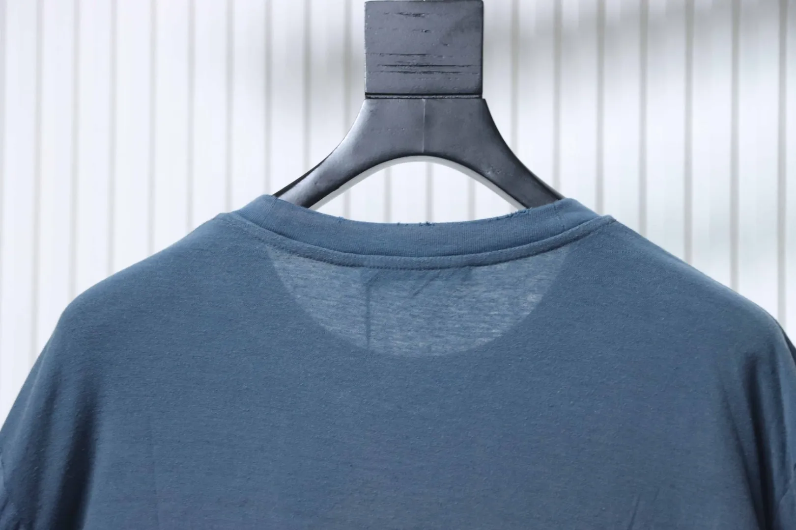 Neckline