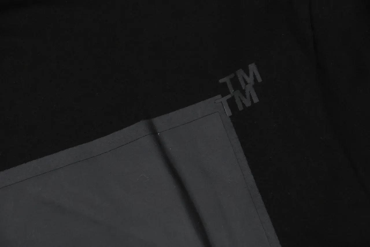 Logo Arrow Print