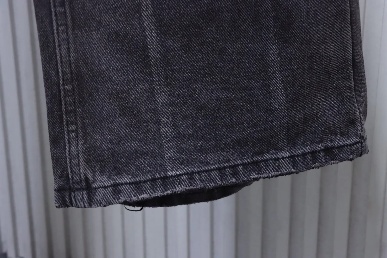 Bottom Hem Details