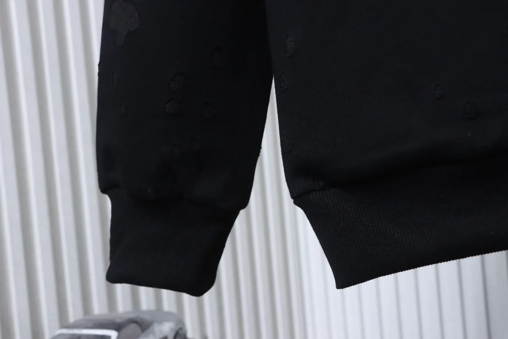 Long Sleeve Detail