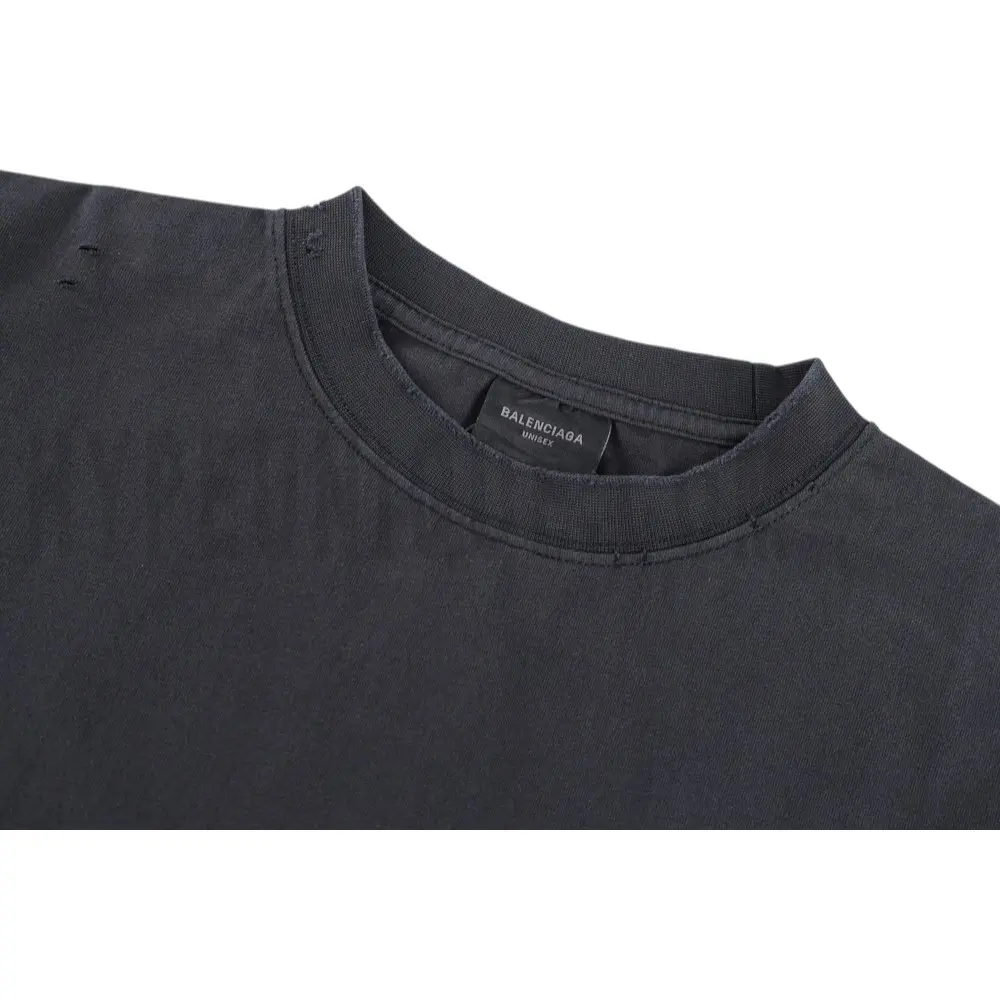 Round neckline