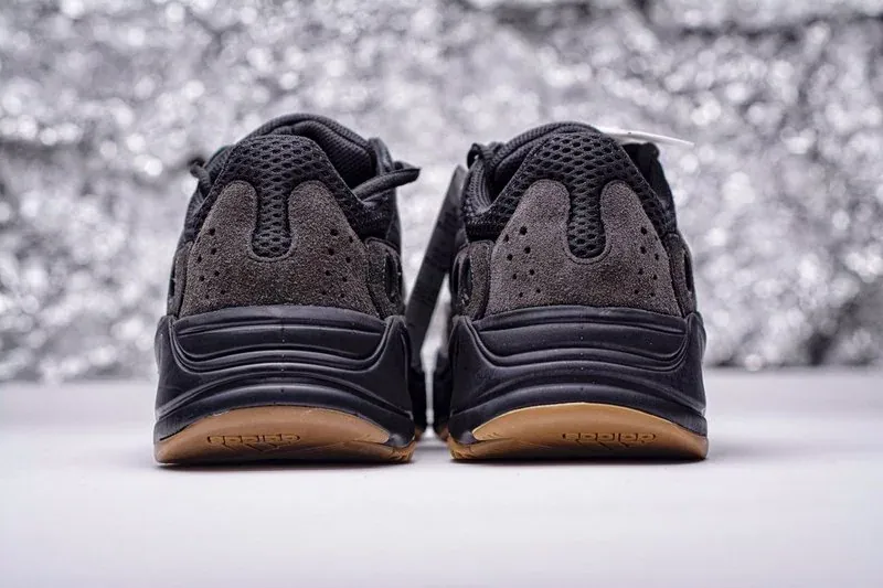 Yeezy Boost 700 Utility Black (2019/2023) Replica
