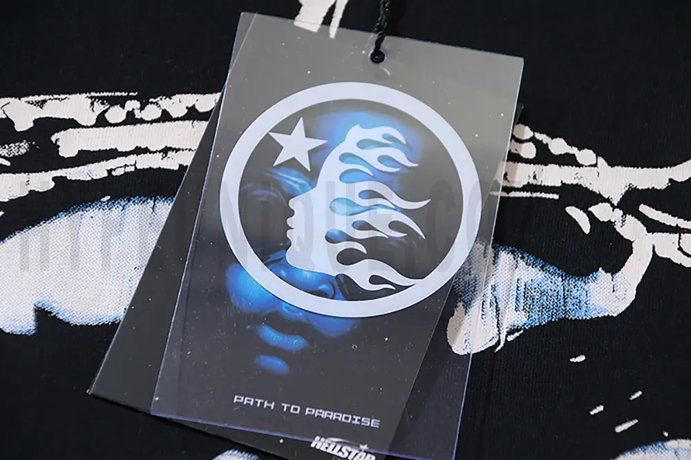Distinctive hang tag, vivid and playful.