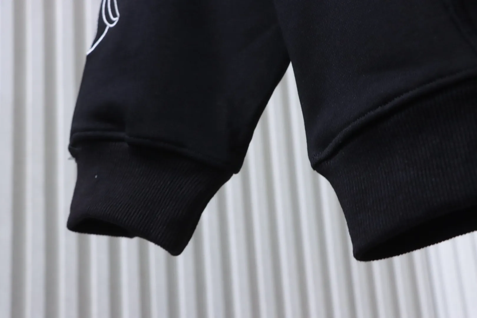 Long Sleeve Detail