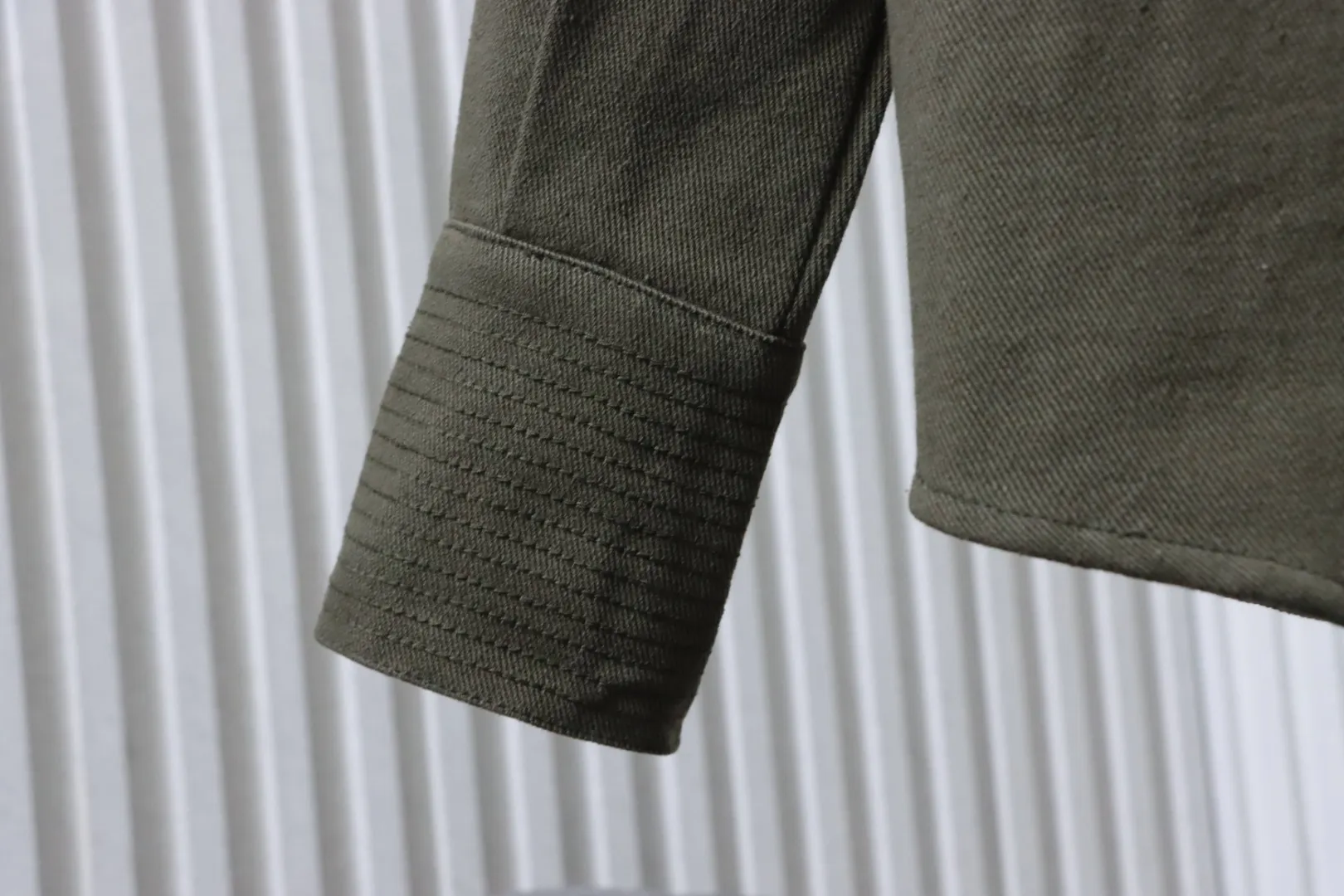 Long Sleeve Detail