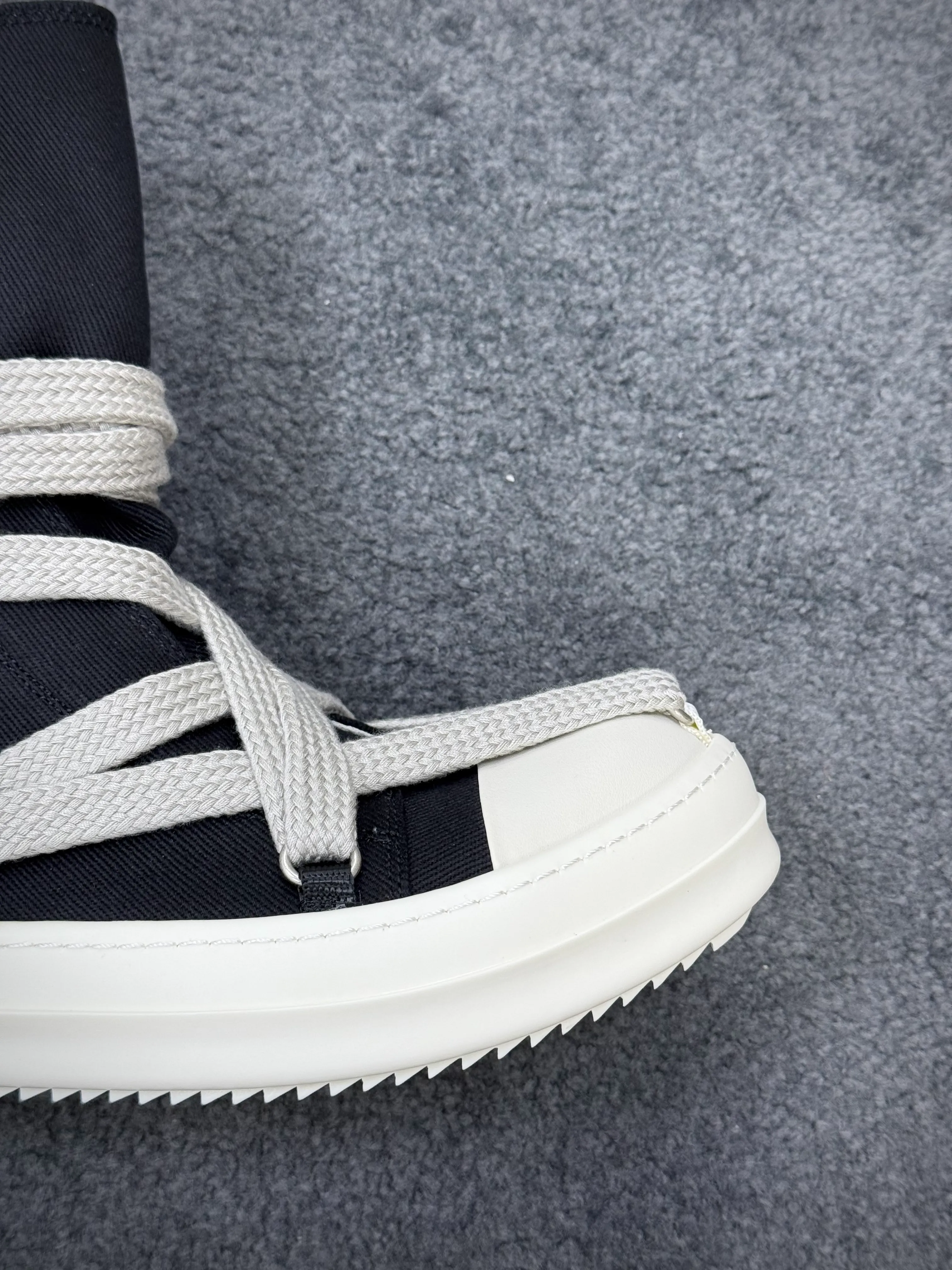Front Toe Detail