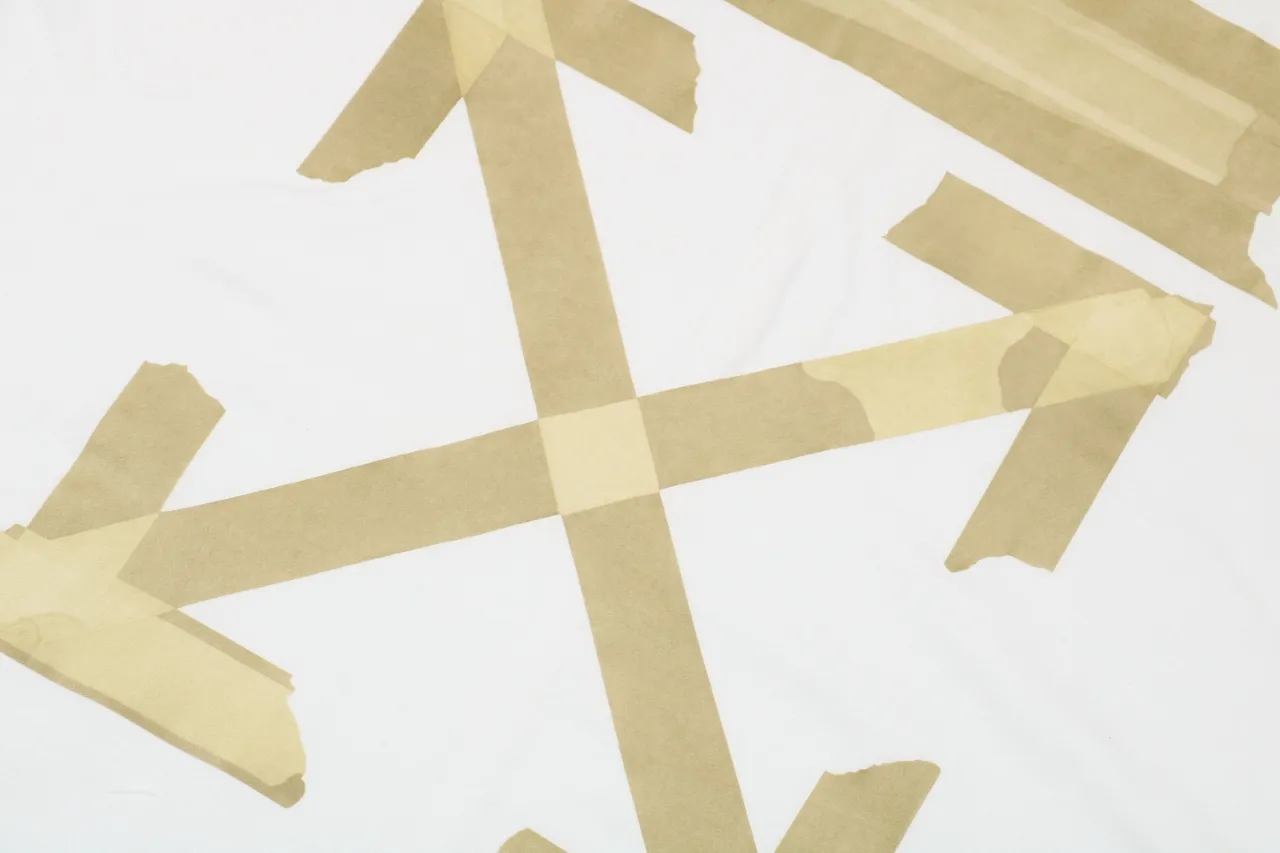Logo Arrow Print Color Yellow Glue