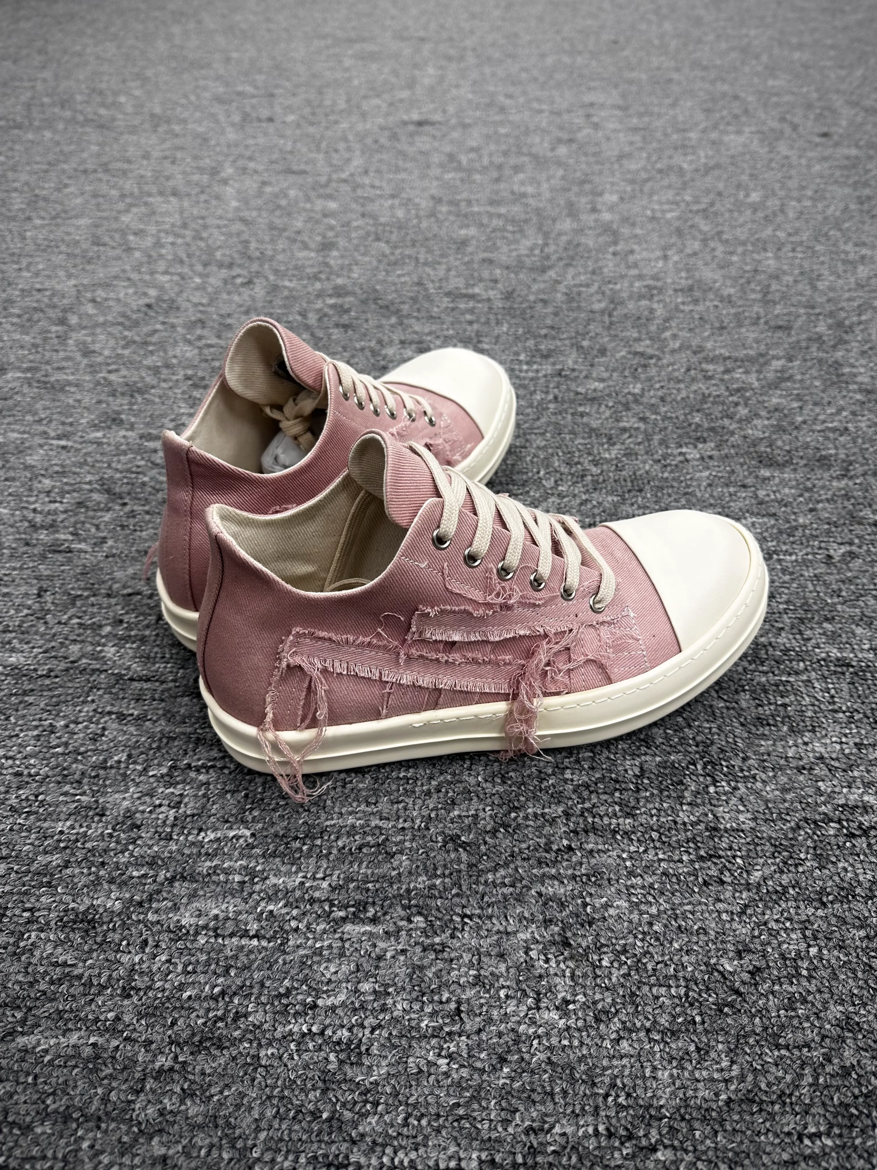 R 0wens DRKSHDW Slashed Low Sneakers Faded Pink Milk Angeled View