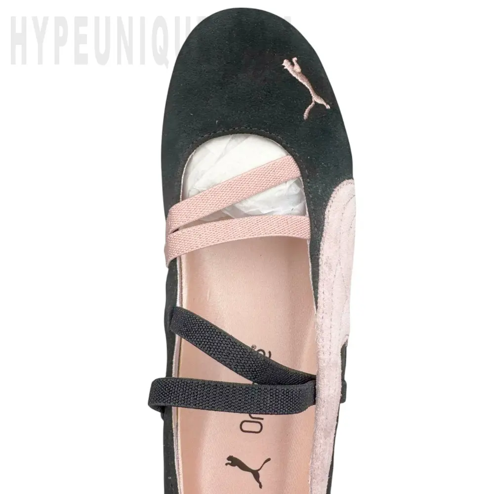 The right foot pair