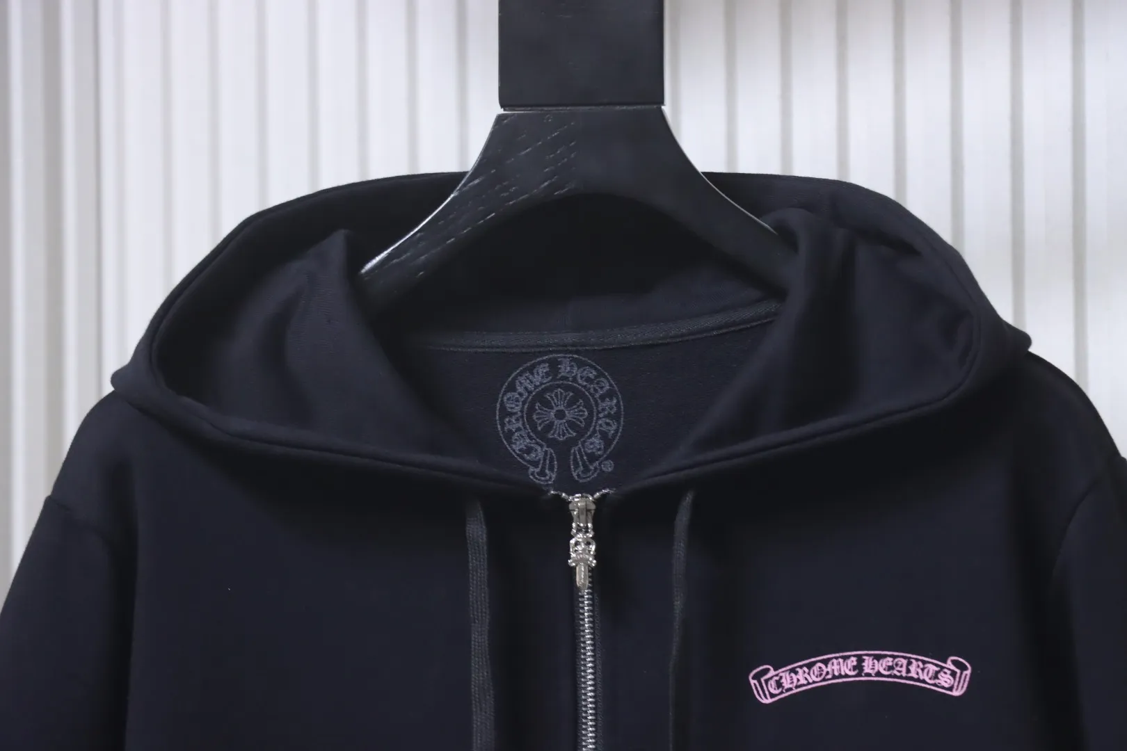 Collar Detail
