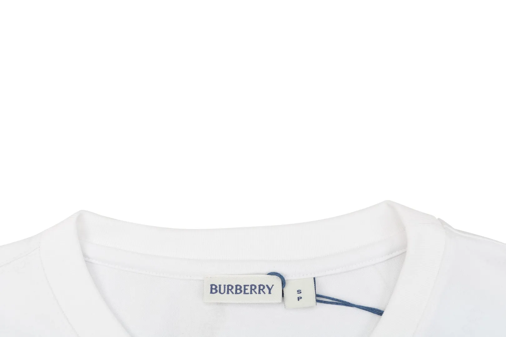 Close-up Neckline