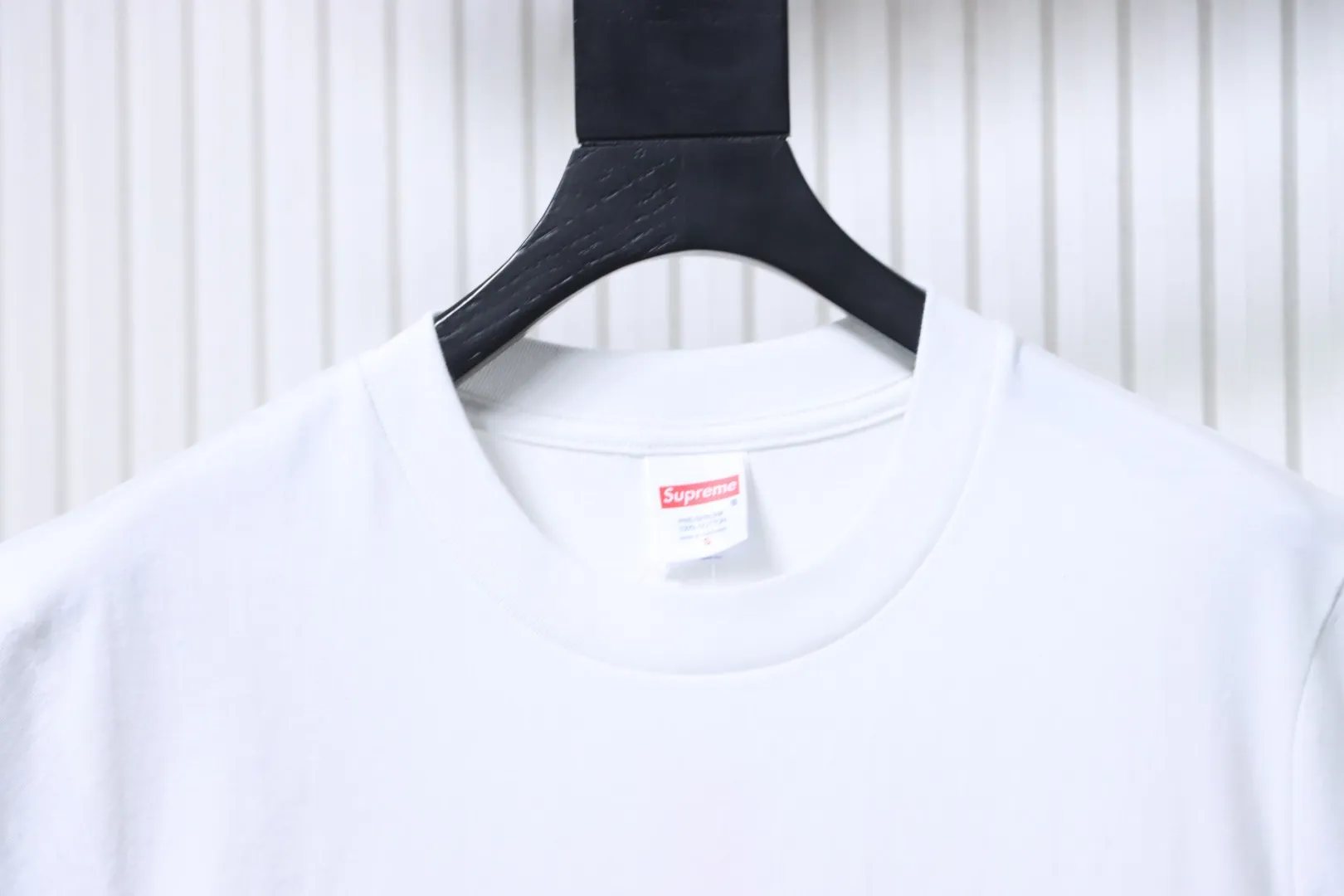 Neckline