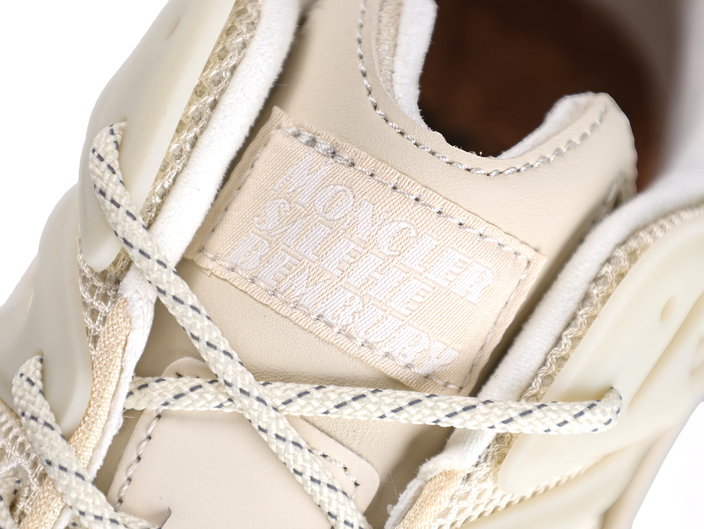 Shoe sole with rugged traction design