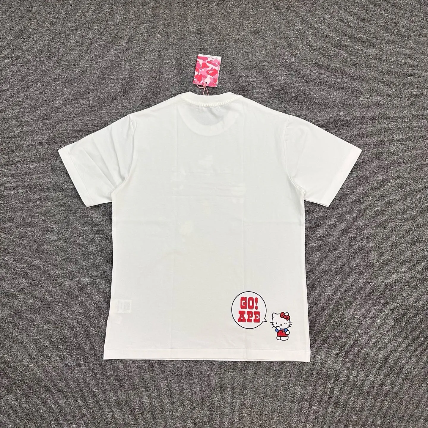 Back BAPE x Sanrio Hello Kitty Ape Head Graphic Cotton T-Shirt