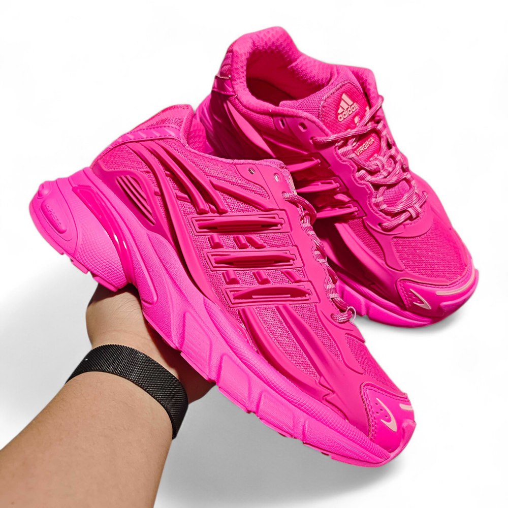 Front view of the outside of the shoe