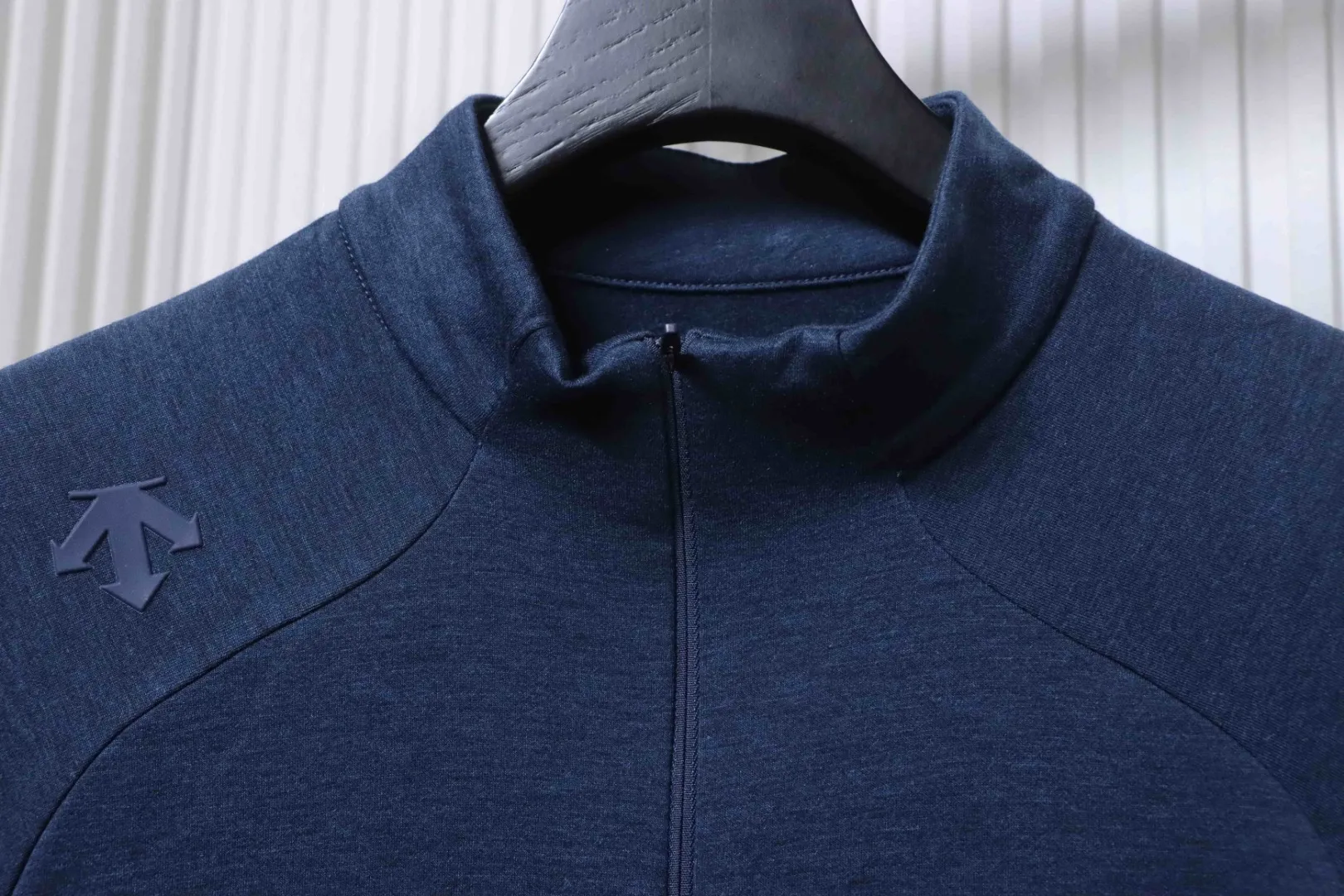 Collar Detail