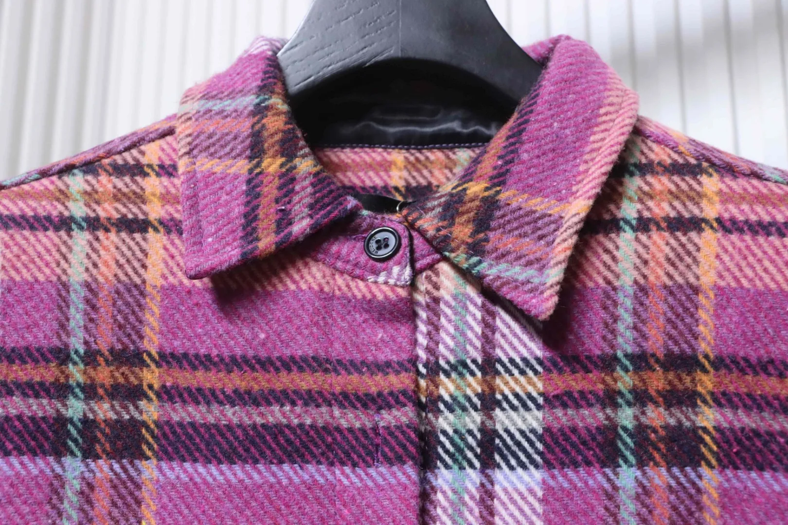 Collar Detail
