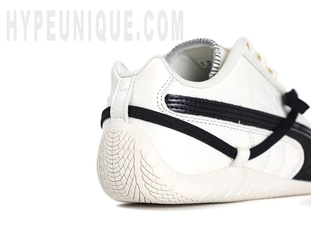 Right rear front view of the heel