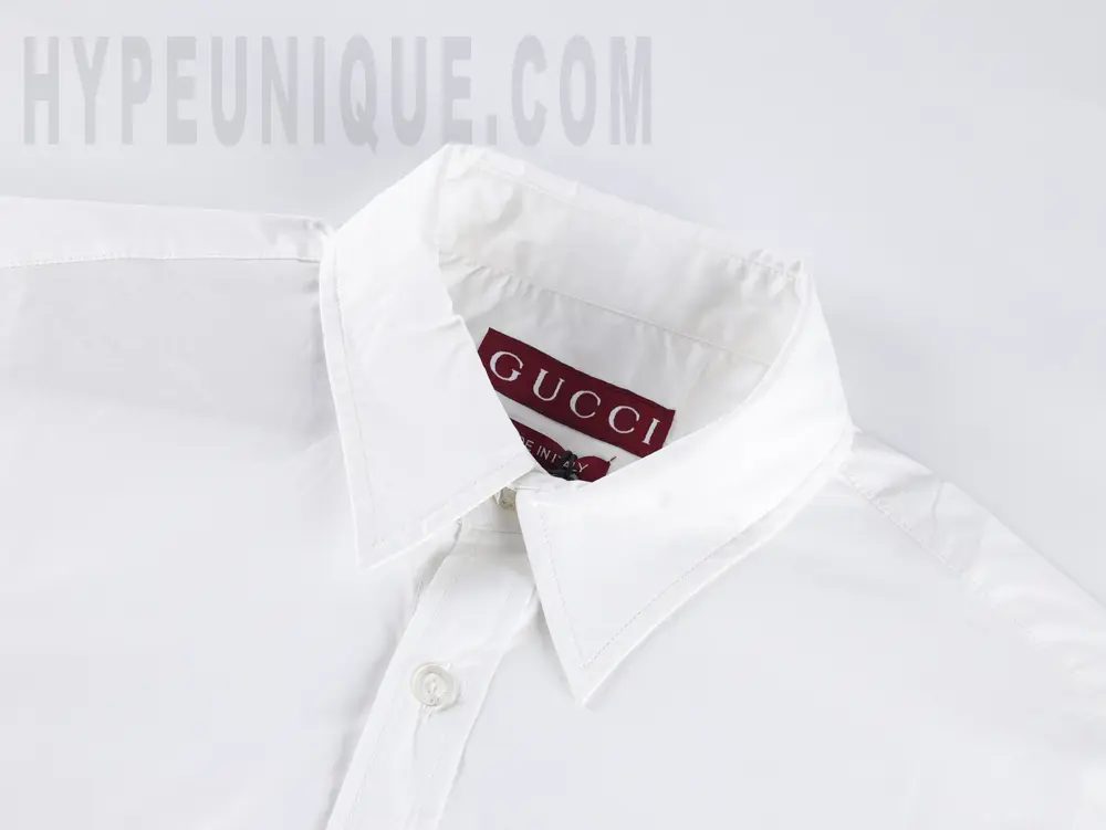 Neckline display