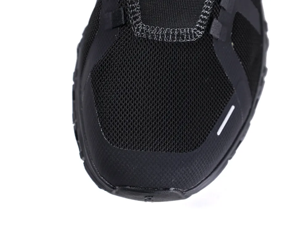 On Running Cloud 6 Black Sneakers Top View