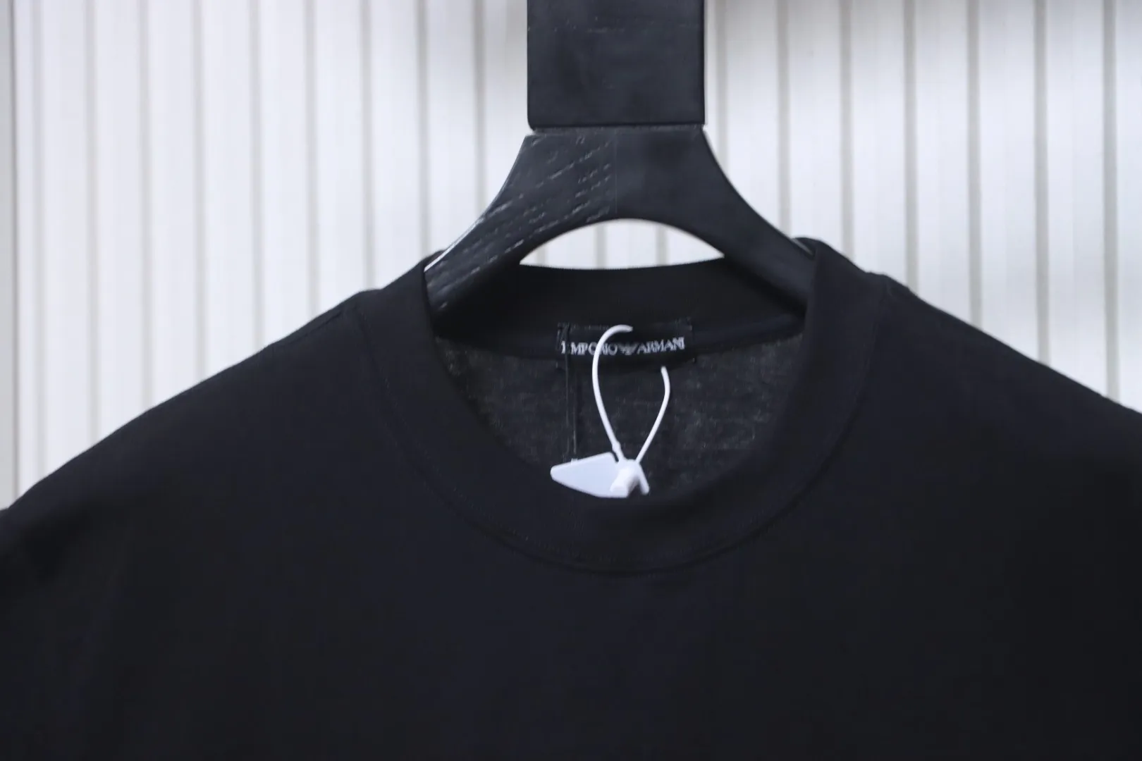Neckline
