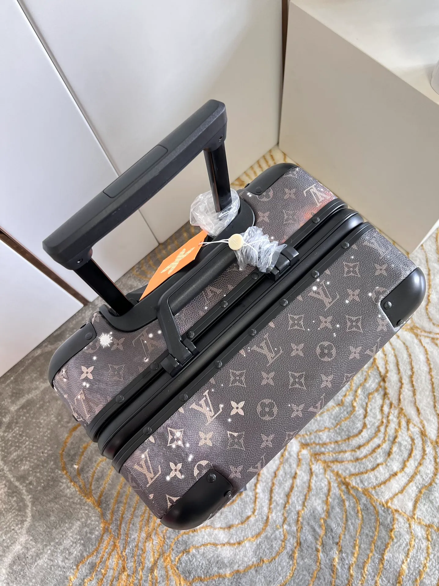 Horizon Monogram Galaxy Suitcase Top Handle View