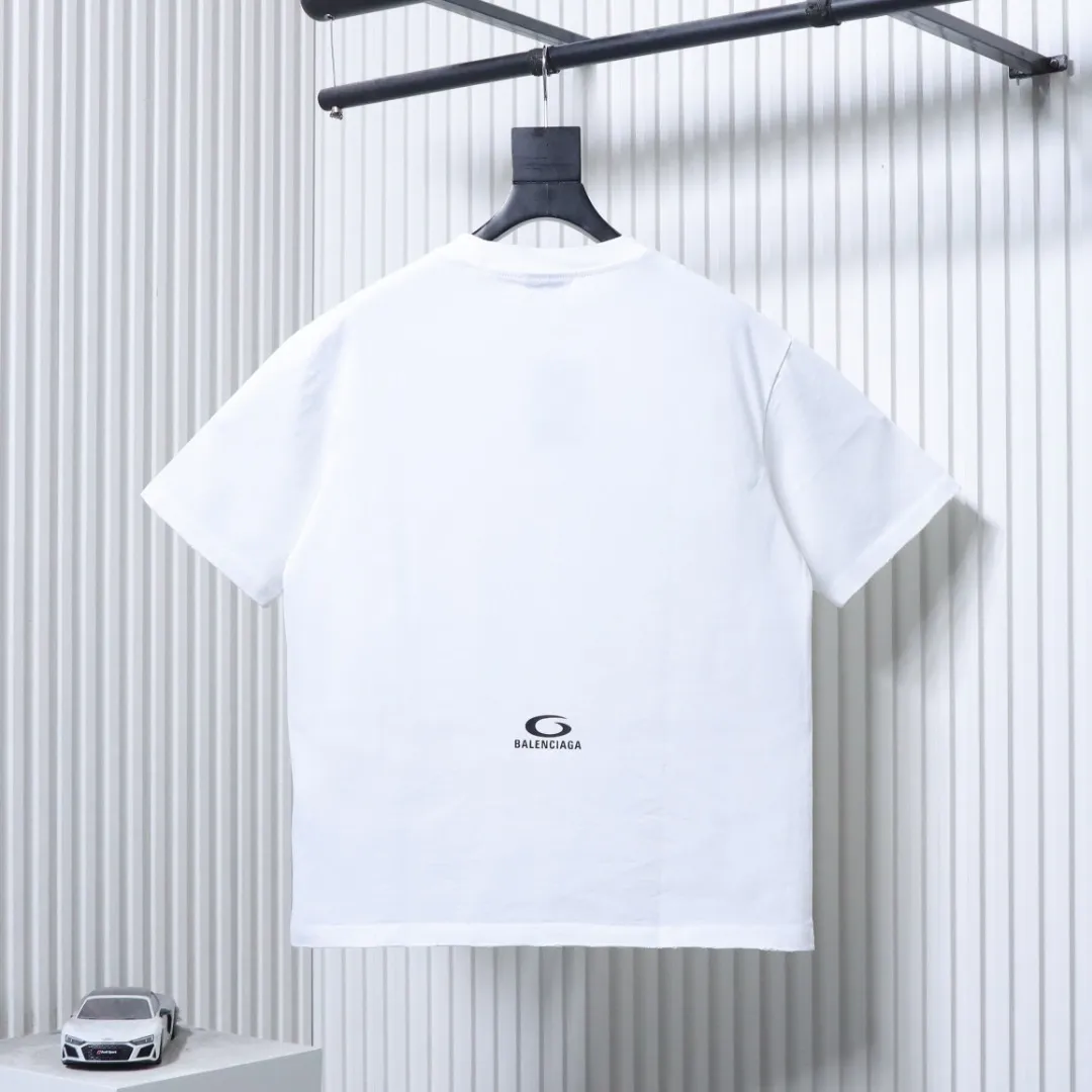 Back of BLCG Circular Letter Print Ripped T-Shirt Color White