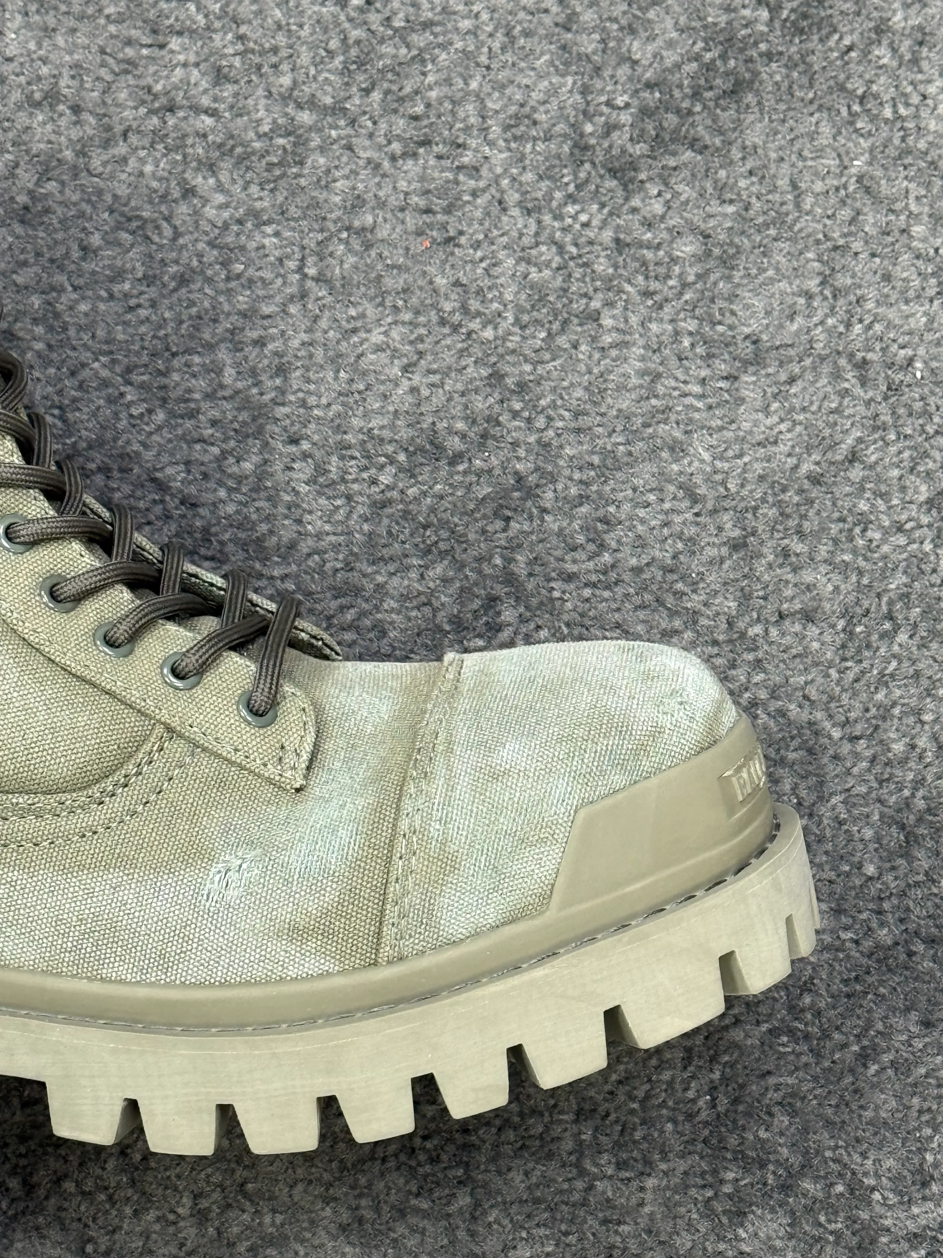 Front Toe Detail
