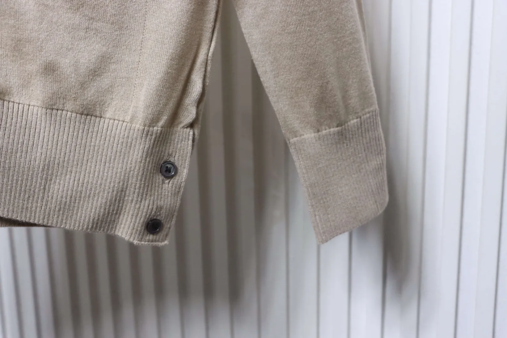 Long Sleeve Detail