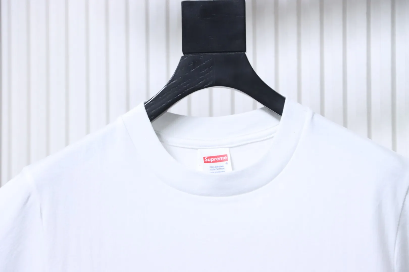 Neckline